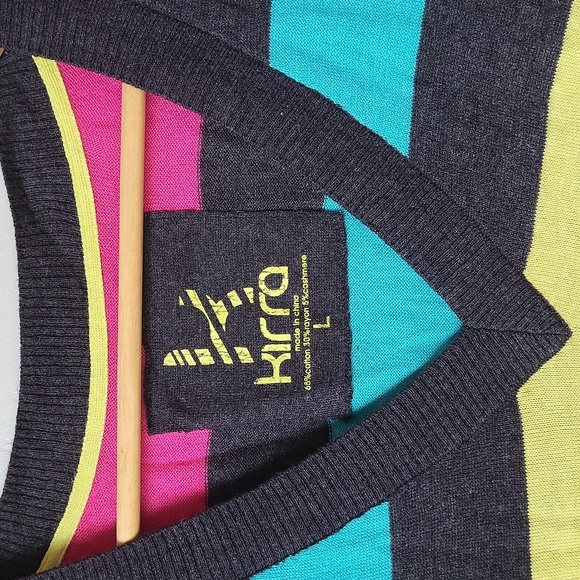 Kirra Striped V Neck Long Sleeved Lightweight Sweater Size L - Picture 2 of 3